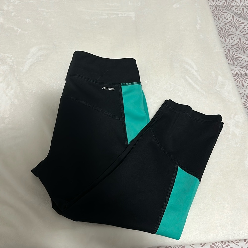 Adidas capri leggings